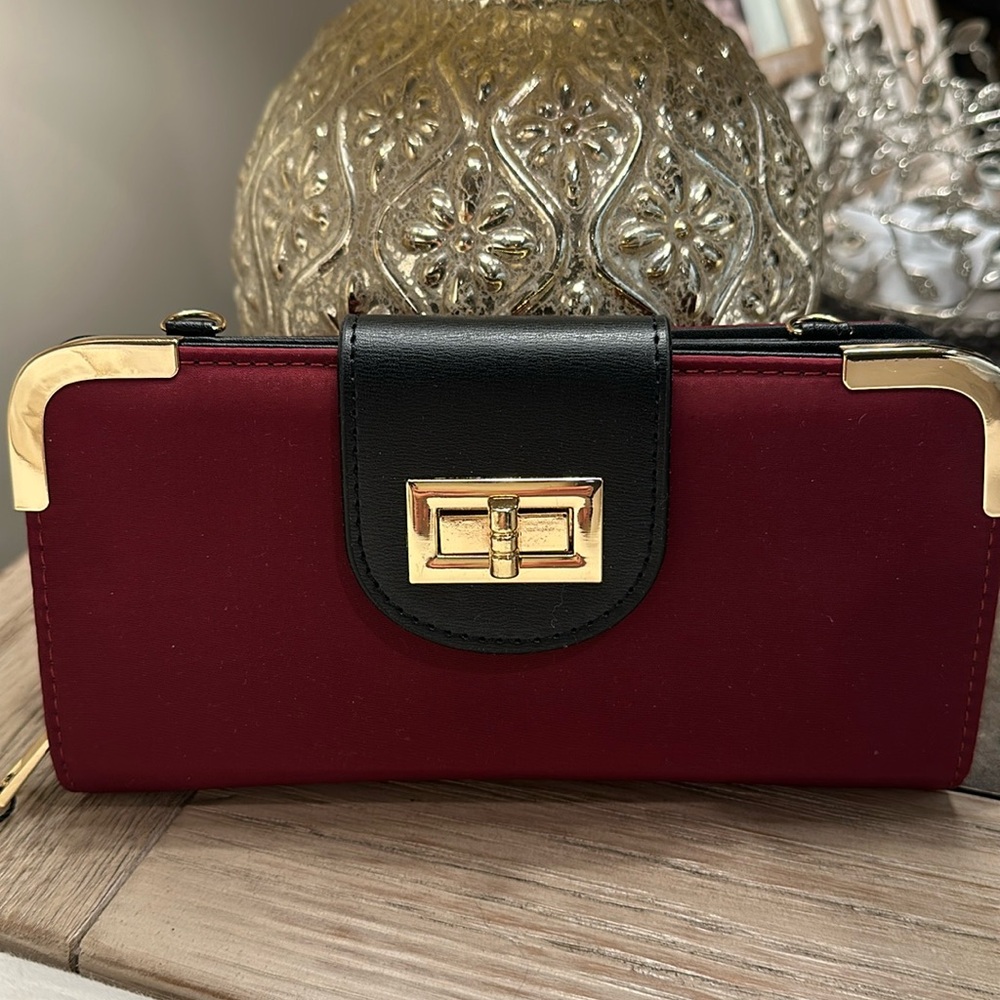 Stunning Bugundy Crossbody Wallet Gold Hardware